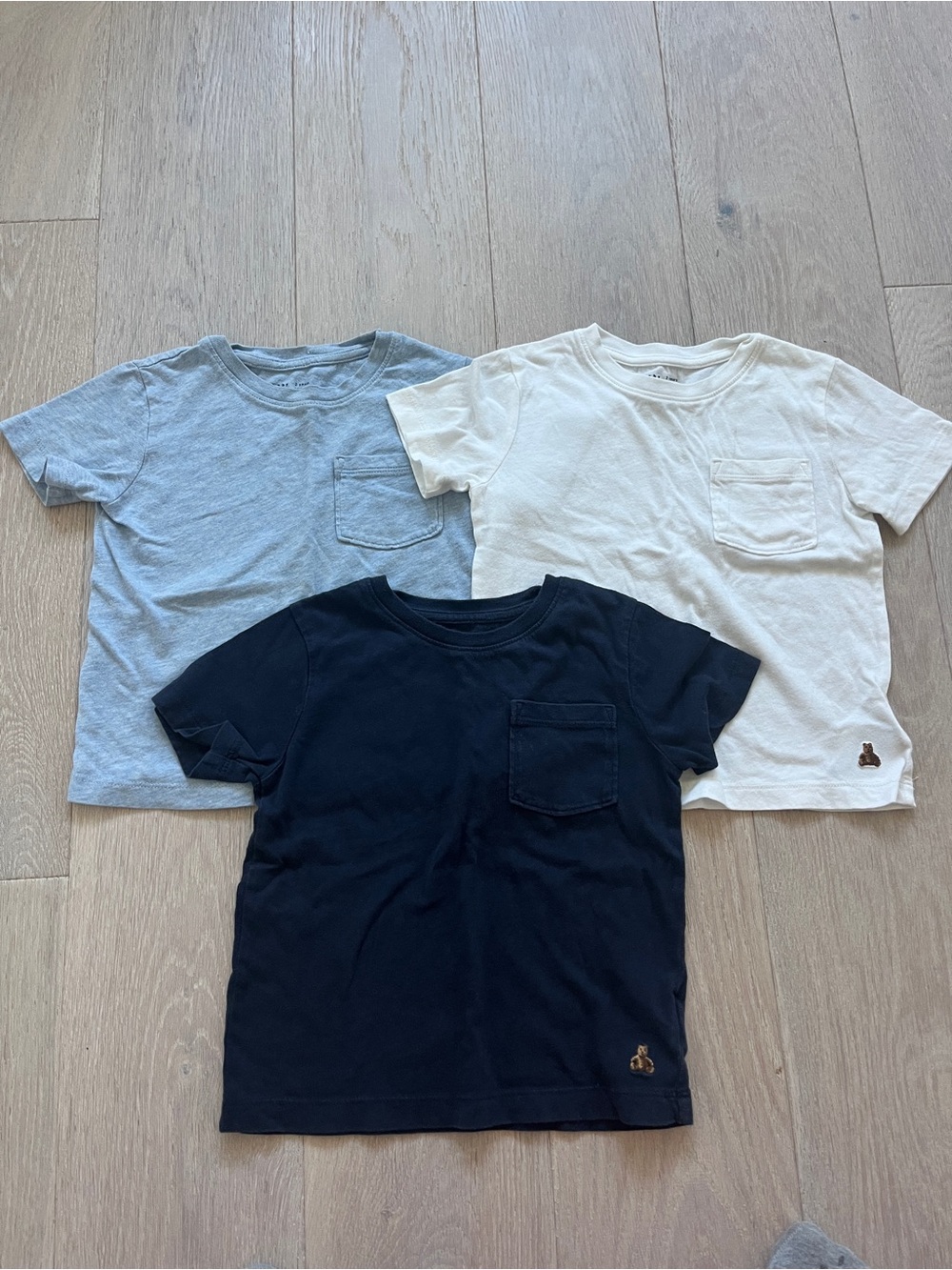 🍀2/$10 Gap Toddler Short Sleeve Pocket Tee Bundle (3) - 2T